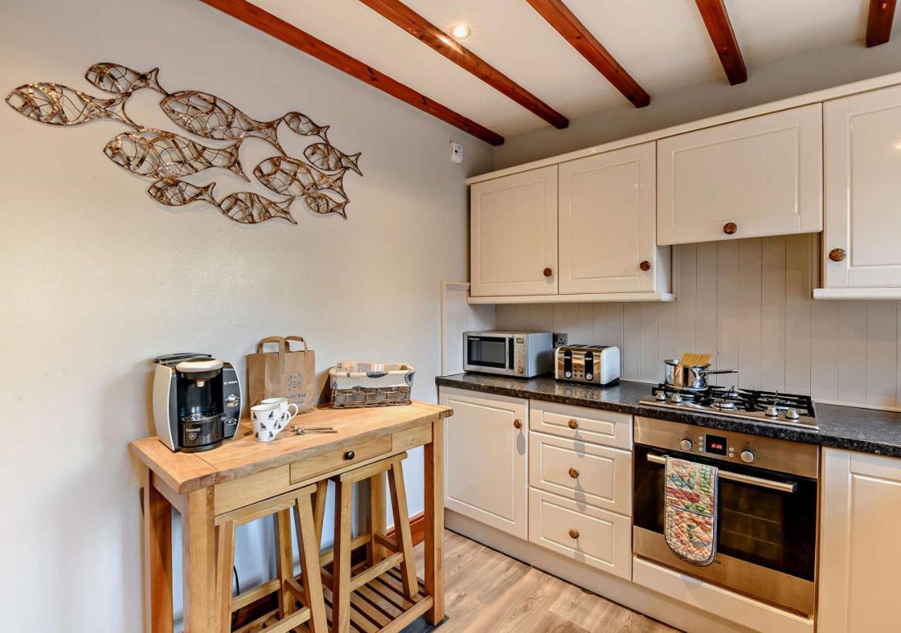 Salty Dog Cottage ويتبي المظهر الخارجي الصورة